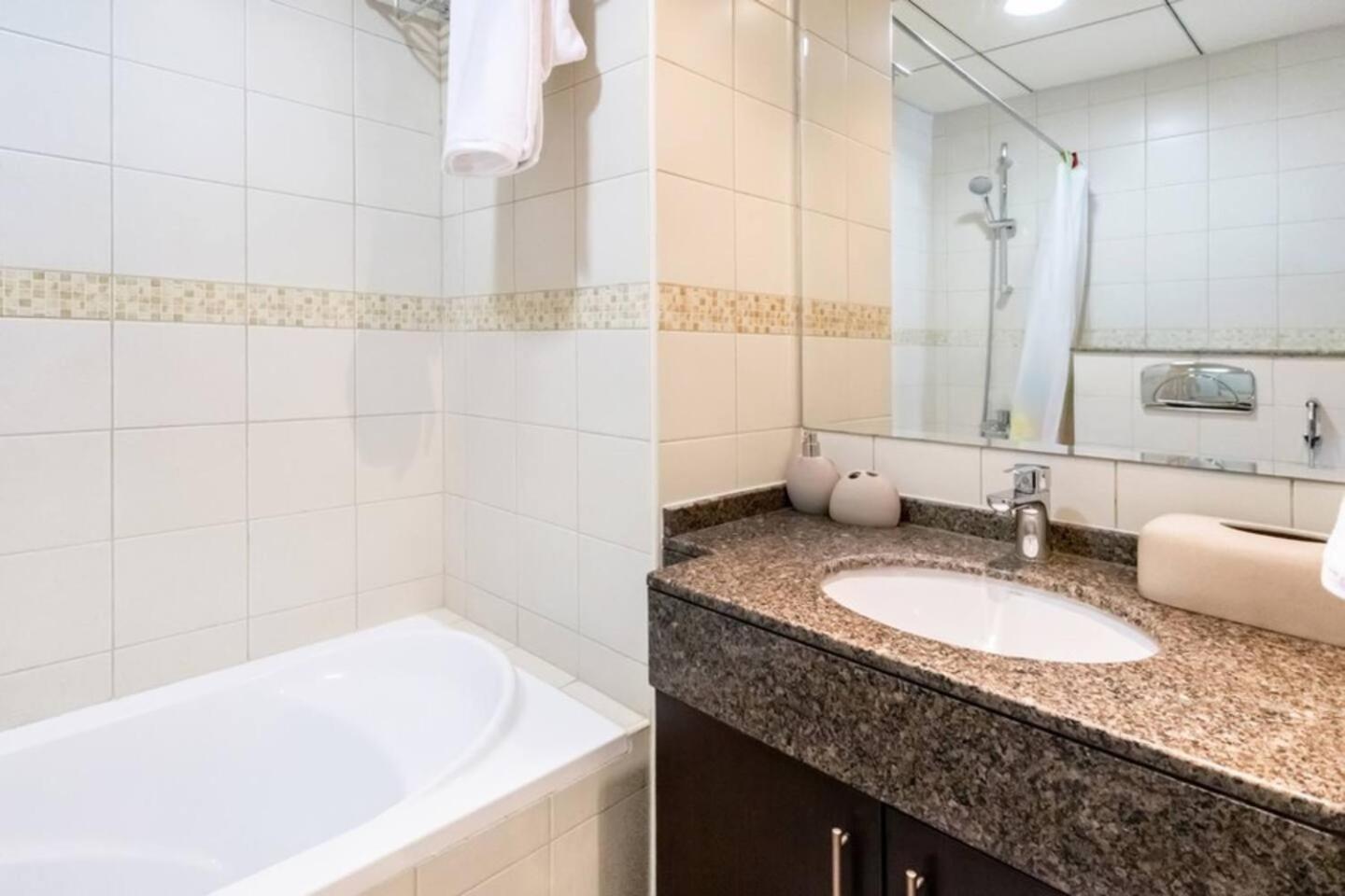 Luxurious 1 Bedroom Apartment In The Dubai Marina! Esterno foto