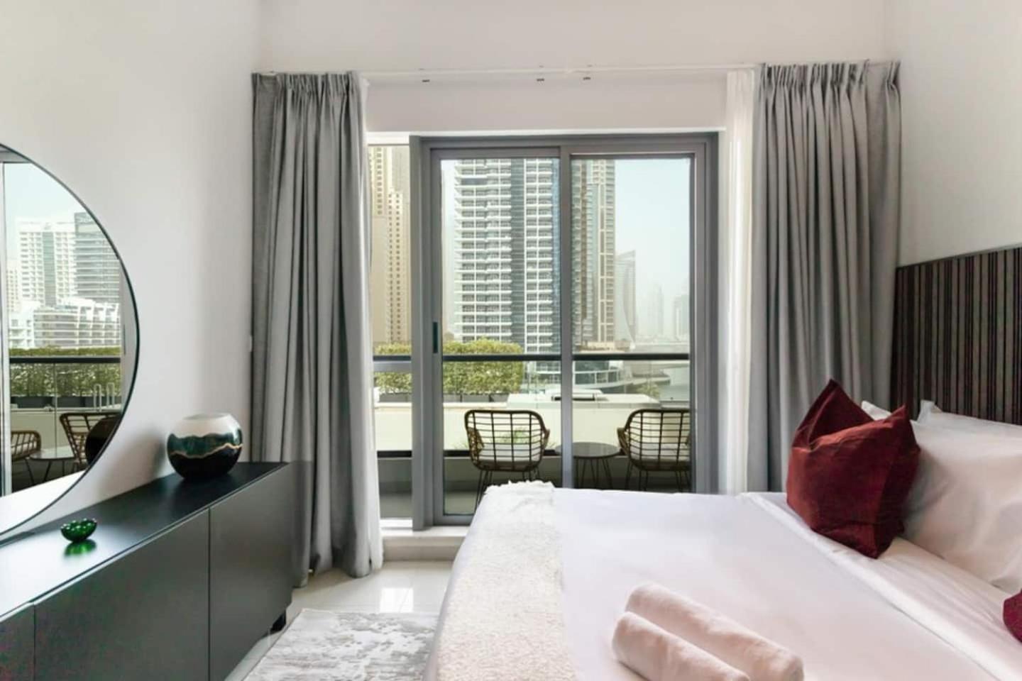 Luxurious 1 Bedroom Apartment In The Dubai Marina! Esterno foto
